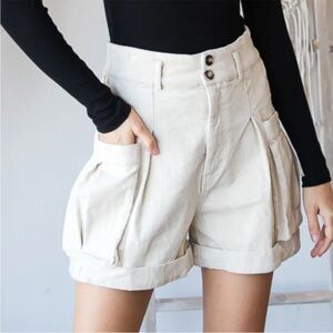 Oli & Hali Women's Cream Corduroy Cargo Shorts - NWOT